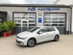 Silber Gebraucht 2023 VW Golf VIII Active Limousine | 23.925 € (Guter Preis)