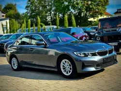 Grau Gebraucht 2020 BMW 318 Luxury Line Limousine | 22.999 € (Teuer)