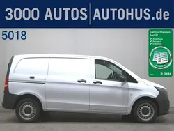 Blau Gebraucht 2021 Mercedes Vito Van / Kleinbus | 33.890 € (Fairer Preis)