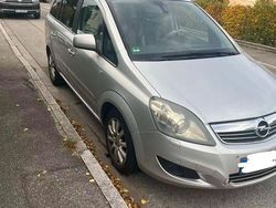 Silber Gebraucht 2010 Opel Zafira Van / Kleinbus | 3.990 € (Fairer Preis)