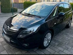 Schwarz Gebraucht 2016 Opel Zafira Van / Kleinbus | 10.500 € (Fairer Preis)