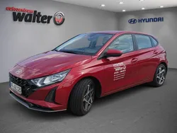 Dragon red / met Gebraucht 2025 Hyundai i20 Trend Limousine | 22.990 € (Teuer)