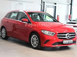 Rot Gebraucht 2019 Mercedes B200 Van / Kleinbus | 22.990 € (Fairer Preis)