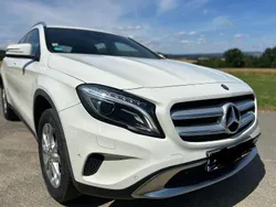 Weiß Gebraucht 2016 Mercedes GLA200 Urban SUV | 11.600 € (Superpreis)