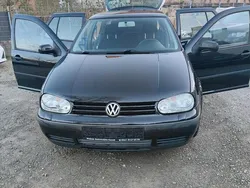 Schwarz Gebraucht 2002 VW Golf IV Kleinwagen | 1.600 € (Fairer Preis)