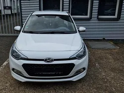 Weiß Gebraucht 2017 Hyundai i20 Kleinwagen | 9.490 € (Fairer Preis)
