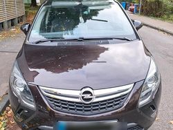 Braun Gebraucht 2012 Opel Zafira Tourer Van / Kleinbus | 6.000 €