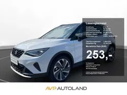 Nevada weiss metallic / midnig Neu 2025 Seat Arona FR SUV | 25.990 € (Etwas zu teuer)