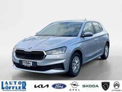 Silber Gebraucht 2022 Skoda Fabia Ambition Limousine | 17.412 € (Fairer Preis)