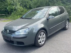 Grün Gebraucht 2004 VW Golf V Kleinwagen | 2.600 € (Fairer Preis)