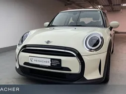 Weiß Gebraucht 2022 Mini ONE Classic Kleinwagen | 17.349 € (Guter Preis)