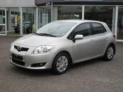 Silber Gebraucht 2009 Toyota Auris Sol Limousine | 7.490 € (Teuer)