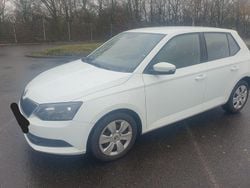 Weiß Gebraucht 2016 Skoda Fabia Ambition Limousine | 7.500 € (Fairer Preis)