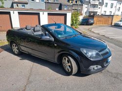 Schwarz Gebraucht 2009 Opel Astra Cabriolet Cabrio | 1.750 € (Etwas zu teuer)