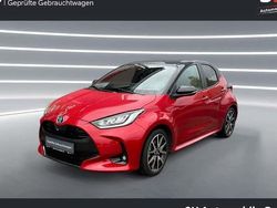 Rot Gebraucht 2022 Toyota Yaris Hybrid Limousine | 21.890 € (Teuer)