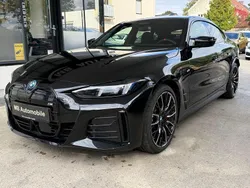 Black sapphire metallic Gebraucht 2025 BMW i4 M Sport Limousine | 58.750 € (Fairer Preis)