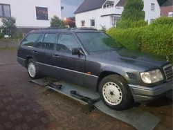 Schwarz Gebraucht 1994 Mercedes E300 Kombi | 8.900 €