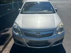 Grau Gebraucht 2006 Opel Signum Kombi | 2.500 € (Fairer Preis)