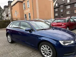 Blau Gebraucht 2016 Audi A3 Attraction Limousine | 10.900 € (Guter Preis)