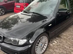 Schwarz Gebraucht 2003 BMW 316 Limousine | 2.000 €