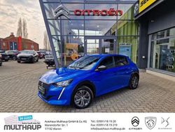Vertigo blau metallic Gebraucht 2023 Peugeot e-208 Allure Kleinwagen | 19.840 € (Fairer Preis)