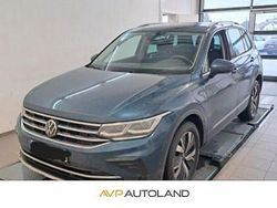 Nightshade blue (metallic) Gebraucht 2021 VW Tiguan Elegance+ SUV | 22.940 € (Superpreis)