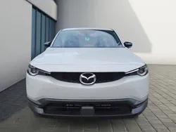 Weiß Gebraucht 2023 Mazda MX30 Makoto SUV | 29.390 € (Etwas zu teuer)