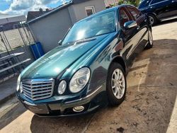 Grün Gebraucht 2007 Mercedes E280 Limousine | 6.399 € (Fairer Preis)
