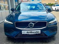 Blau Gebraucht 2022 Volvo V60 Core Kombi | 38.990 € (Fairer Preis)