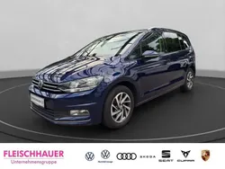 Blau Gebraucht 2017 VW Touran Comfortline Van / Kleinbus | 14.680 € (Fairer Preis)