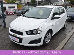 Schneeweiss/summitwhite/arctic Gebraucht 2013 Chevrolet Aveo LT Kleinwagen | 4.590 € (Etwas zu teuer)