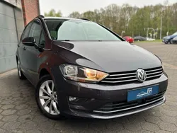 Grau Gebraucht 2015 VW Golf Sportsvan S Van / Kleinbus | 9.299 € (Fairer Preis)