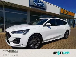 Frostweiß Gebraucht 2024 Ford Focus ST-Line Kleinwagen | 22.780 € (Guter Preis)
