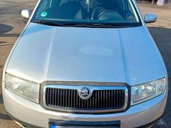 Silber Gebraucht 2002 Skoda Fabia Exact Limousine | 1.400 € (Fairer Preis)