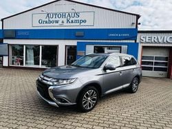 Grau Gebraucht 2017 Mitsubishi Outlander Plus SUV | 11.900 € (Fairer Preis)