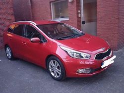 Rot Gebraucht 2014 Kia Ceed Spirit Kombi | 6.999 € (Etwas zu teuer)
