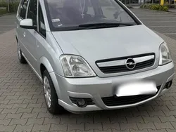 Grau Gebraucht 2006 Opel Meriva Van / Kleinbus | 1.200 €
