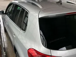 Grau Gebraucht 2010 VW Tiguan Team SUV | 7.300 € (Fairer Preis)
