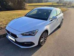 Weiß Gebraucht 2021 Seat Leon XCELLENCE Limousine | 18.049 € (Guter Preis)