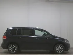 Grau Gebraucht 2022 VW Touran Active Van / Kleinbus | 20.780 € (Superpreis)