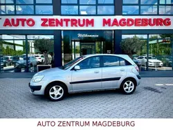 Silber Gebraucht 2006 Kia Rio EX Limousine | 4.750 € (Teuer)