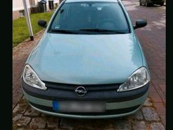 Grün Gebraucht 2001 Opel Corsa Kombi | 900 € (Guter Preis)