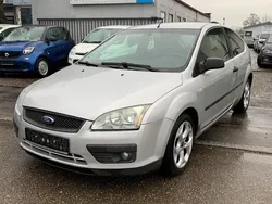 Silber Gebraucht 2006 Ford Focus Trend Kombi | 650 € (Superpreis)