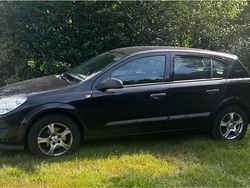 Schwarz Gebraucht 2009 Opel Astra Limousine | 2.250 € (Fairer Preis)