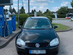 Schwarz Gebraucht 2004 VW Golf IV Trendline Kleinwagen | 1.800 € (Fairer Preis)