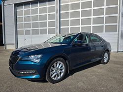Blau Gebraucht 2023 Skoda Superb Ambition Limousine | 27.990 € (Superpreis)