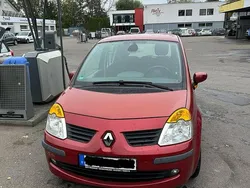 Rot Gebraucht 2005 Renault Modus Van / Kleinbus | 1.990 €