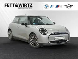 Melting silver iii Gebraucht 2024 Mini Cooper Kleinwagen | 27.888 € (Guter Preis)