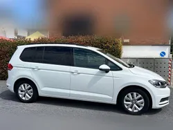 Weiß Gebraucht 2016 VW Touran Comfortline Van / Kleinbus | 11.900 € (Fairer Preis)