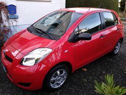 Rot Gebraucht 2009 Toyota Yaris Limousine | 2.990 € (Fairer Preis)